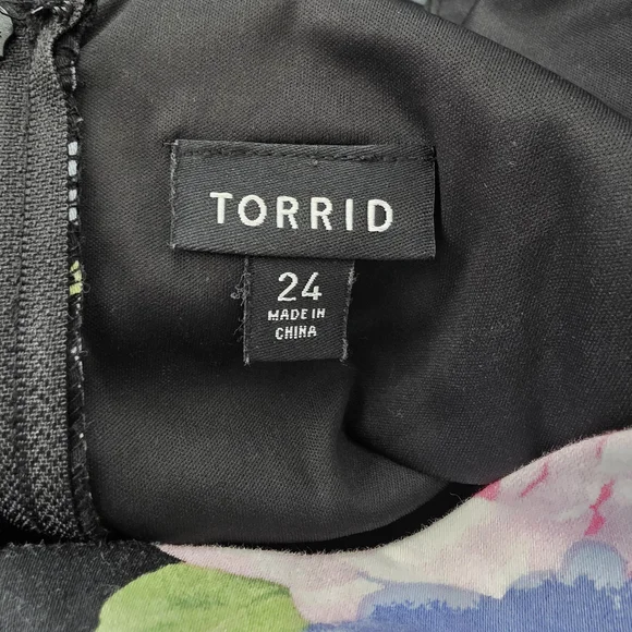 Torrid Black Midi Dress with Pink and Blue Floral Pattern - Picture 5 of 7